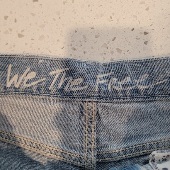 We The Free Jeans Women 26 Blue Tapered Button Fly Distressed Hi Rise Raw Hem - Picture 4 of 11